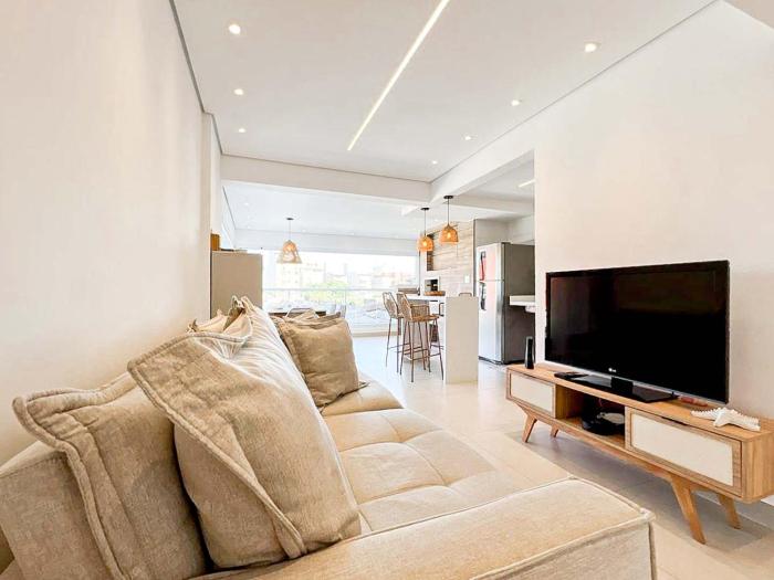 Apto Enseada Guarujá com Terraço Gourmet a 5 minutos da praia