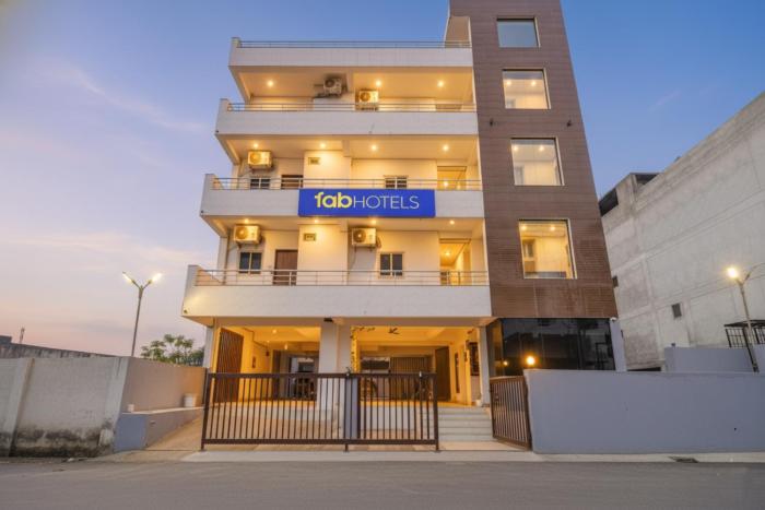 FabHotel The Bird House