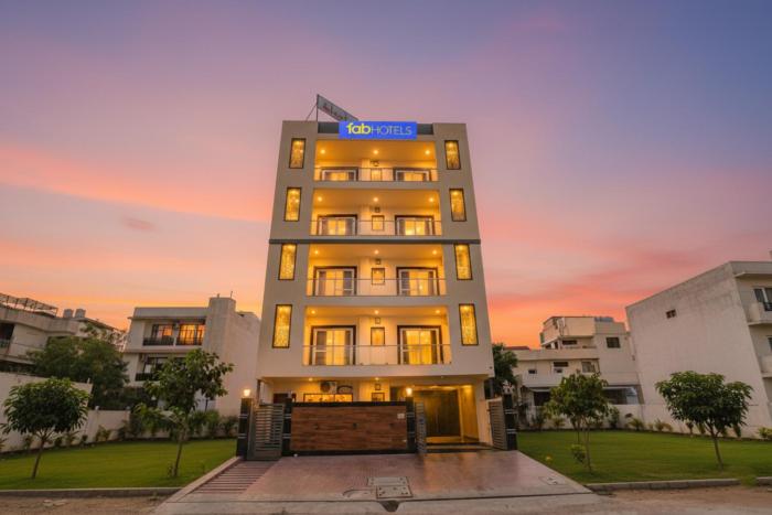 FabHotel Starlight Sanctuary