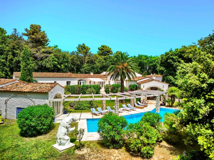 Superbe villa spacieuse, piscine chauffée, padel