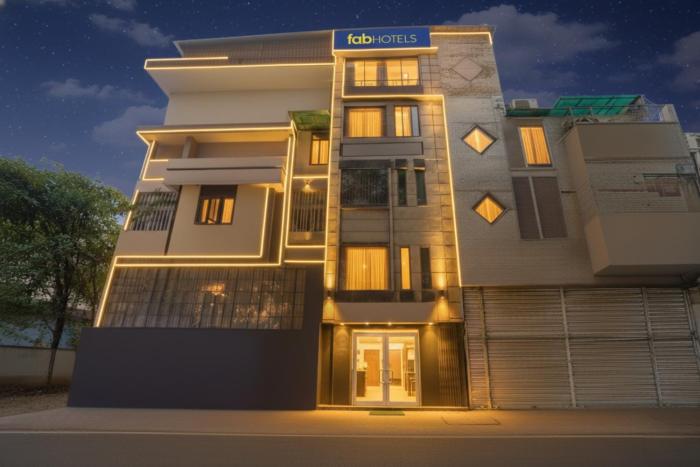 Via Geras - Nehru Place Market