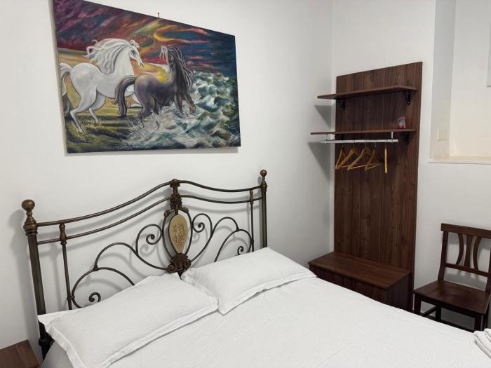 B&B ANNUNZIATA-Vicino all Ospedale Civile dellAnnunziata e alla Clinica Scarnati, a due passi dallOspedale Mariano Santo,Siamo nel centro di Cosenza con facilita di parcheggio e servizi vari