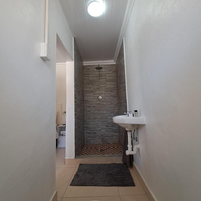 Peaceful one bedroom guesthouse in Rondebosch