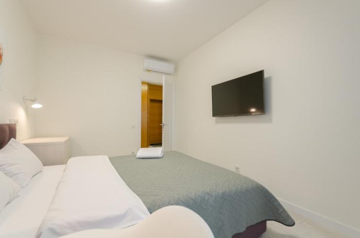 Petrovdom Apartments 19-96v in RC Kvartet , Vasyl Lypkivskyi 16V