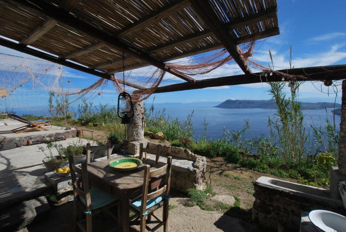 Petricore nature accomodation beach Lipari