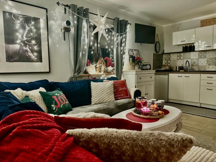 Mała Cegielnia - balia z bąbelkami i sauna na wyłączność w leśnym klimacie