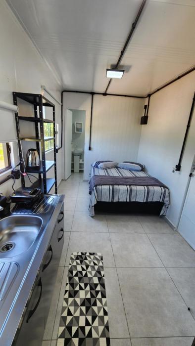 Ap Conteiner, 2 piso, studio moderno com vista 7min da praia de carro