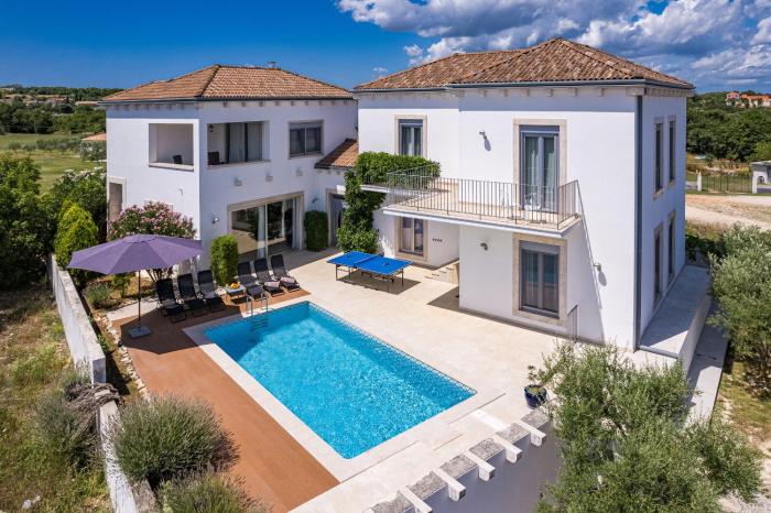 Herrliche Villa mit Traum-Meerblick, beheizbarem Pool, 3 min zum Strand