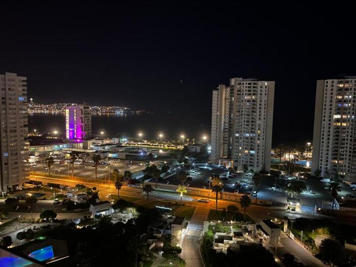 Amplio Departamento con Vista al mar, cerca del casino