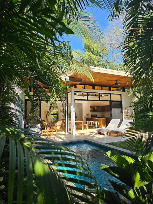 Nalu Nosara Pool Villa Flor