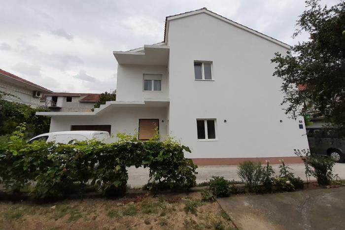 Apartments with parking space Kastel Novi, Kastela - 24745