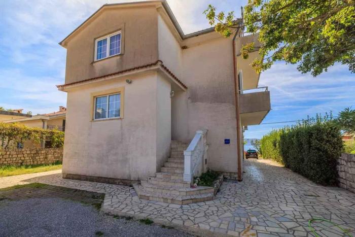 Apartment in Novi Vinodolski 15312