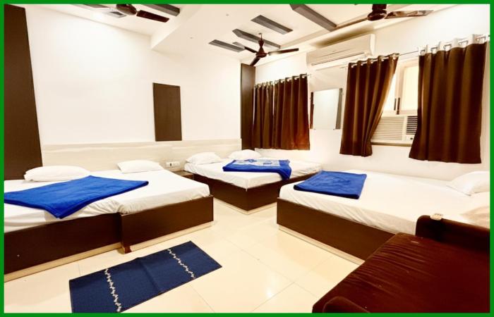 Mahakaleshwar jyotilinga Temple Dwarika - Dhish Premium near Railway station, Fully Air conditioned Rooms -wifi- Lift and Restaurant Facilities, BEST HOTEL IN UJJAIN