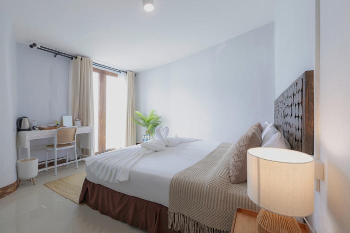 Phi Phi Cozy Seafront Resort