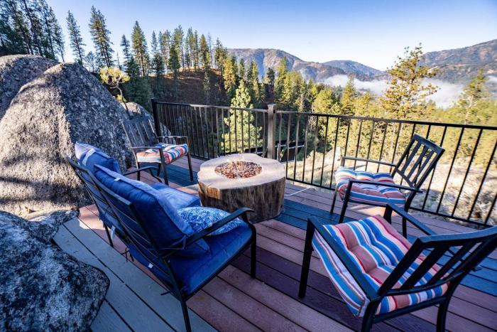 The Domestead- An Epic Romantic Mountaintop Hideaway