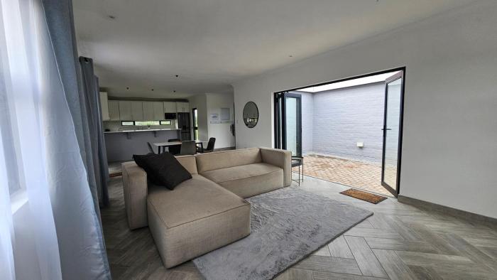 Modern Farmhouse, Pool, WiFi in Estate