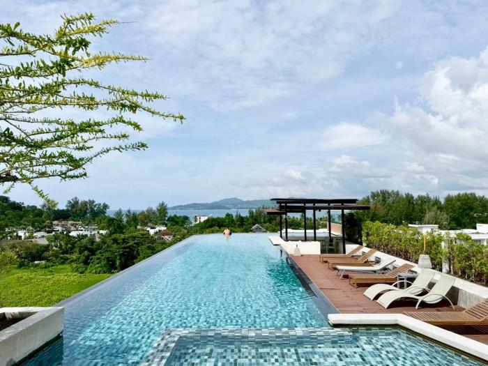 Stylish 1BR Surin Beach Kitchen & Rooftop Pool by Renttini