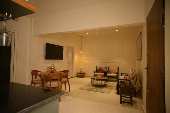 Noi Homes - Entire 2BHK Luxury Flat with Kitchen, Balcony and Complementary Breakfast