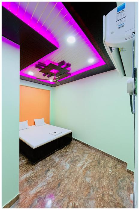 Hotel Ragam V Bharat Near Kashi Railway Station and Kashi Vishwanath Temple - Free Wi-Fi - Paid Parking Facilities -Fully Air conditioning Room - Best Hotel In Varanasi