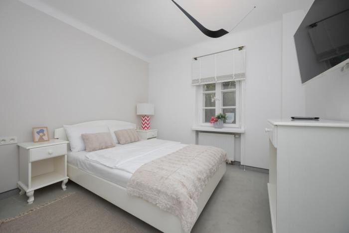 Foksal 1A Studio Apartments by Solarento