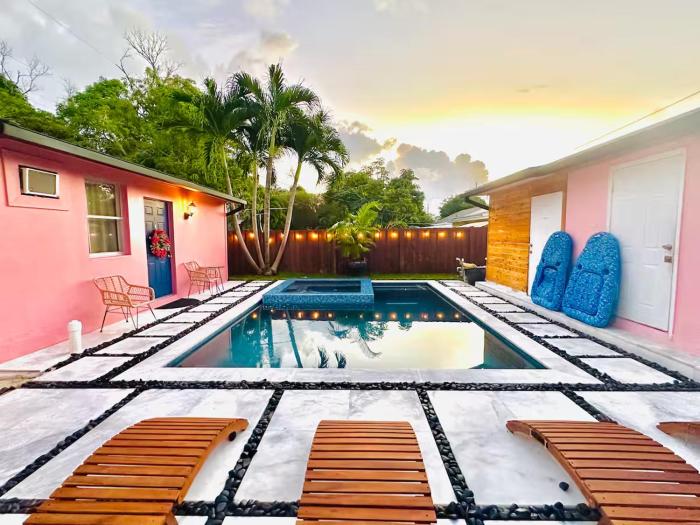Salthaus West Palm Beach - NEW Saltwater Pool & Spa!