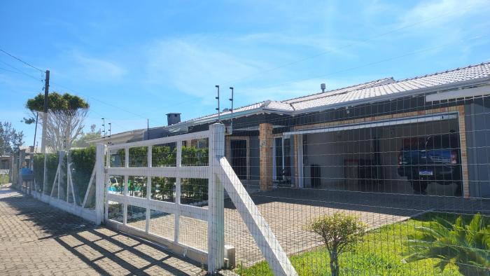 Casa com piscina em Rainha do Mar Xangri-lá