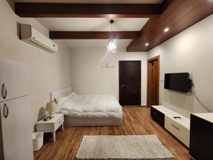 luxury studio Westown sodic