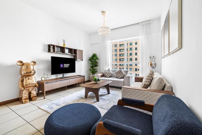 Modern 1BR in Dubai Marina with Balcony Gym & Pool