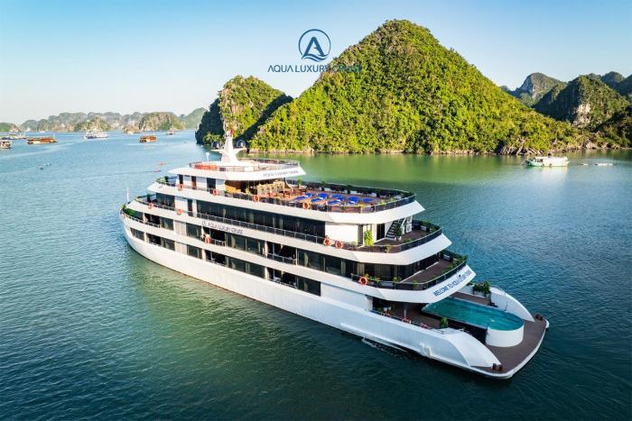 Aqua Lux Lan Ha Bay Cruise