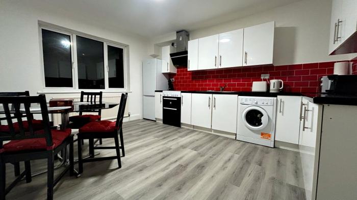 Stunning 5BR Apartment in Mill Hill 20 mins to Central London