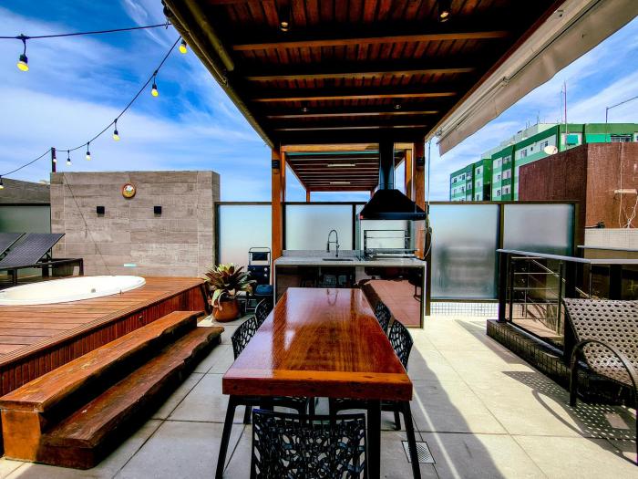 Cobertura com jacuzzi a 130m da praia de Tambaú