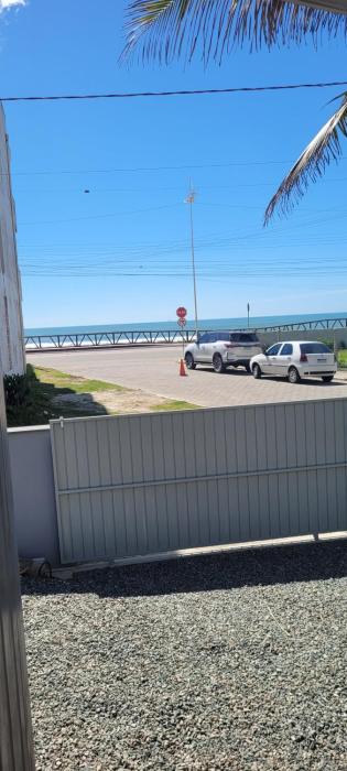 Container moderno 30 metros da praia Beto carrero