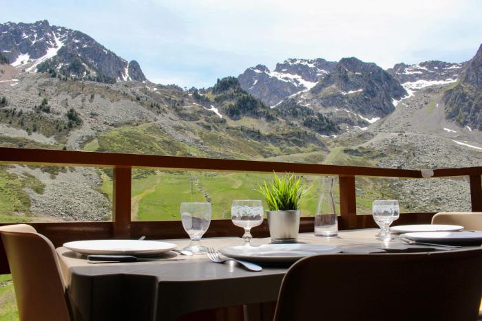 Studio La Mongie résidence le Montana Balcon plein sud pied de piste parking souterrain privé