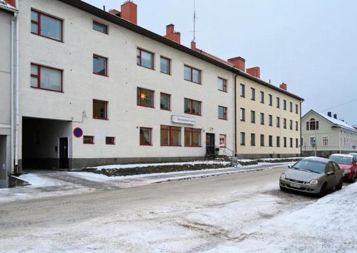 Modernin kaksio keskustassa autopaikalla