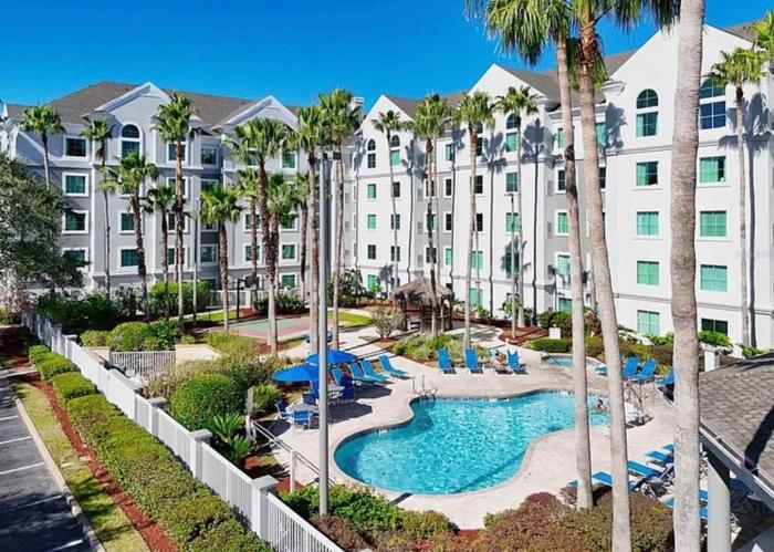 Resort Family Apartment 3 Beds with Kitchenette & pool views ,Free Disney parks shuttle
