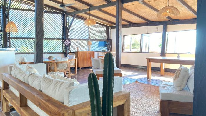 20 Steps beach,Surf,Large Oceanview Residence