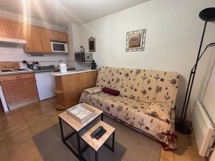 Appartement charmant aux Angles avec terrasse vue lac - FR-1-593-140