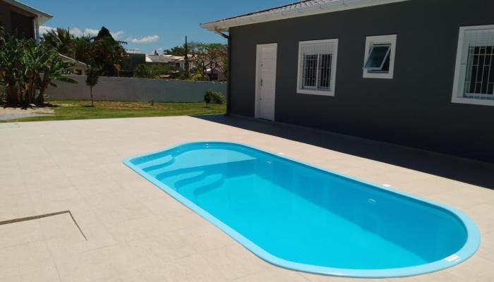 Casa Com Piscina a 600 metros da Praia