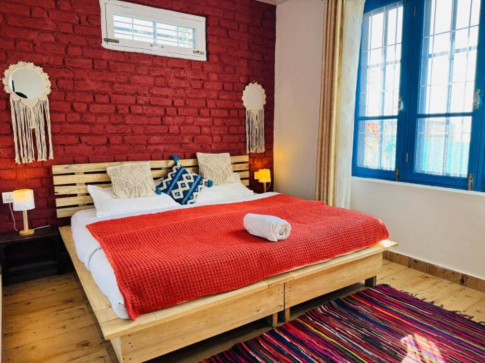 DRV Stays, Private Farm Villa with Plunge Pool, 20 Min From Paragliding