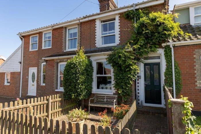 Australis, a charming and cosy cottage in Southwold