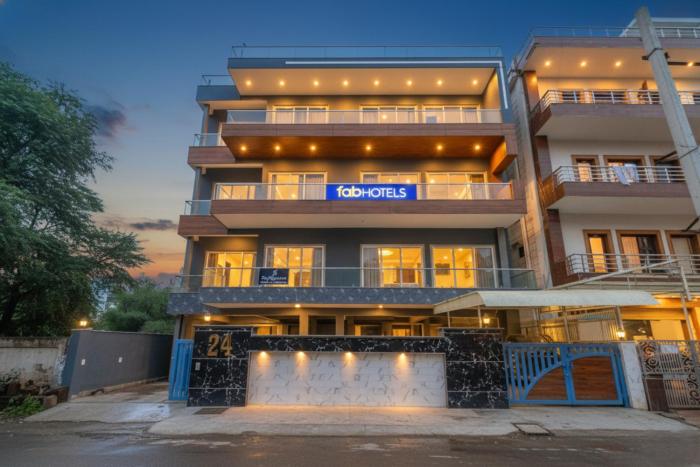 FabHotel Sky Rise Inn Near Medanta- The Medicity Hospital, Gurugram
