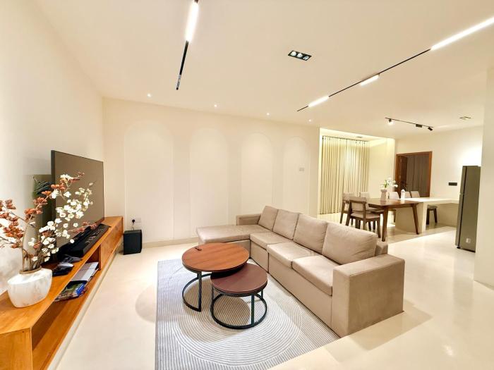 The Neylipz Mordern - Fully Air Conditioned 3 Bedroom Apartment