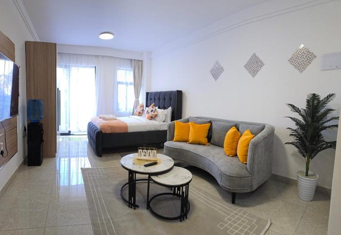 Shelana Luxe Home near UN & Village Market