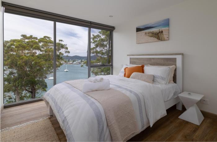 Coastal Views - waterfront guest apartment