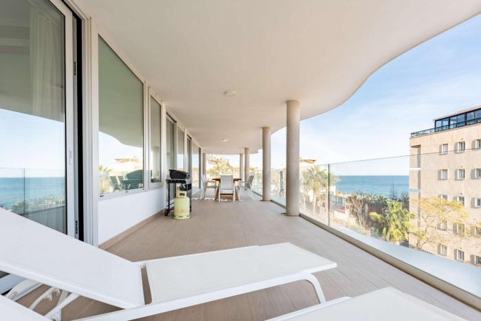 THE WAVE Apartamento de lujo con vistas al mar y parking privado