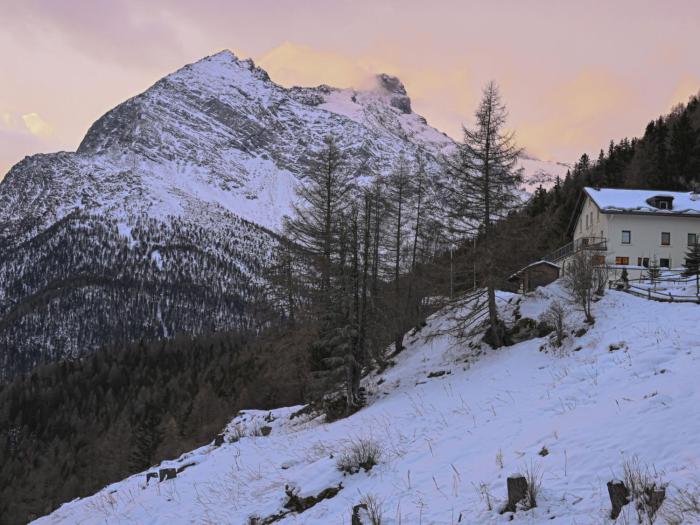 Apartment Waldhotel Fletschhorn Saas-Fee by Interhome