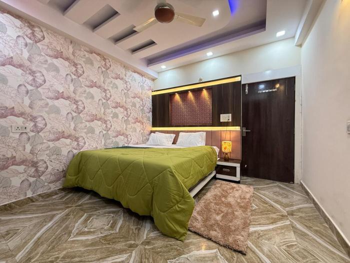 Homlee-Kashi-2BHK-Lift-Parking-3km KV Temple