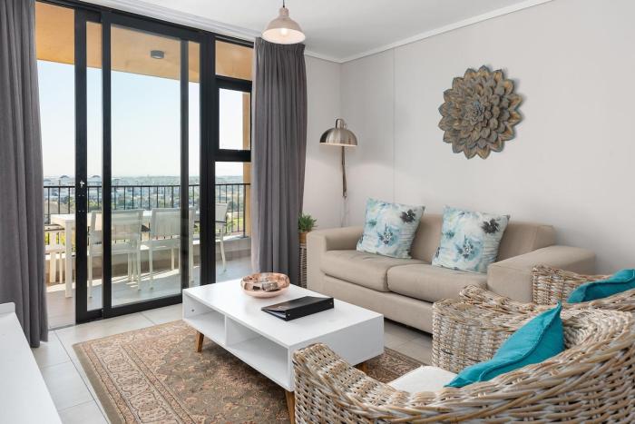 LuxeStay 2-Bed Century City Gem