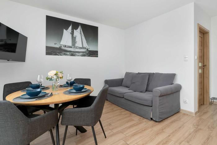 Świętej Barbary Bright Apartments Next to Granary Island by Noclegi Renters