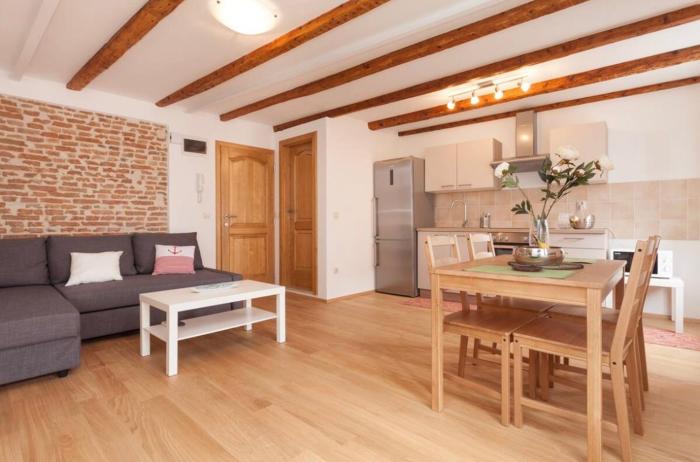 Carera Corner 1BDR Apartments by Irundo